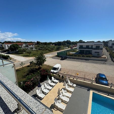 Funtana Appartements an der 1 Reihe vom Meer Exterior foto