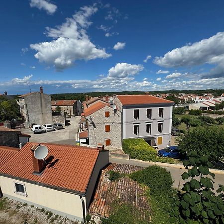 Funtana Appartements an der 1 Reihe vom Meer Exterior foto