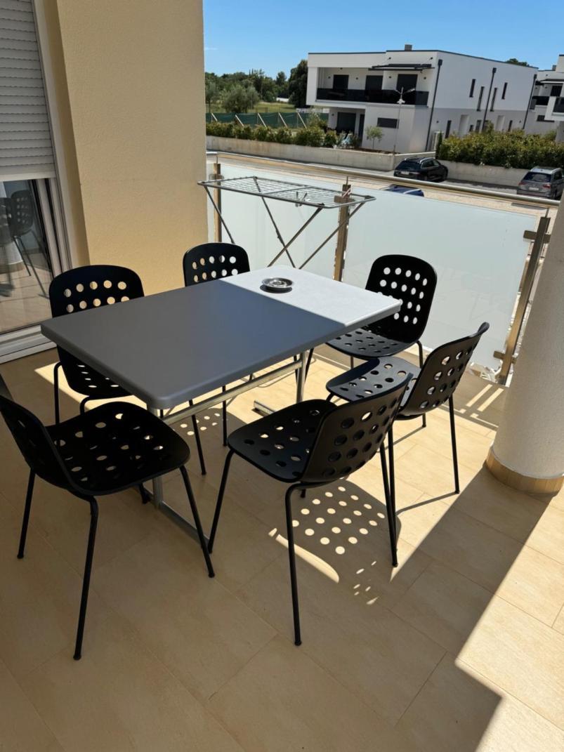 Funtana Appartements an der 1 Reihe vom Meer Exterior foto