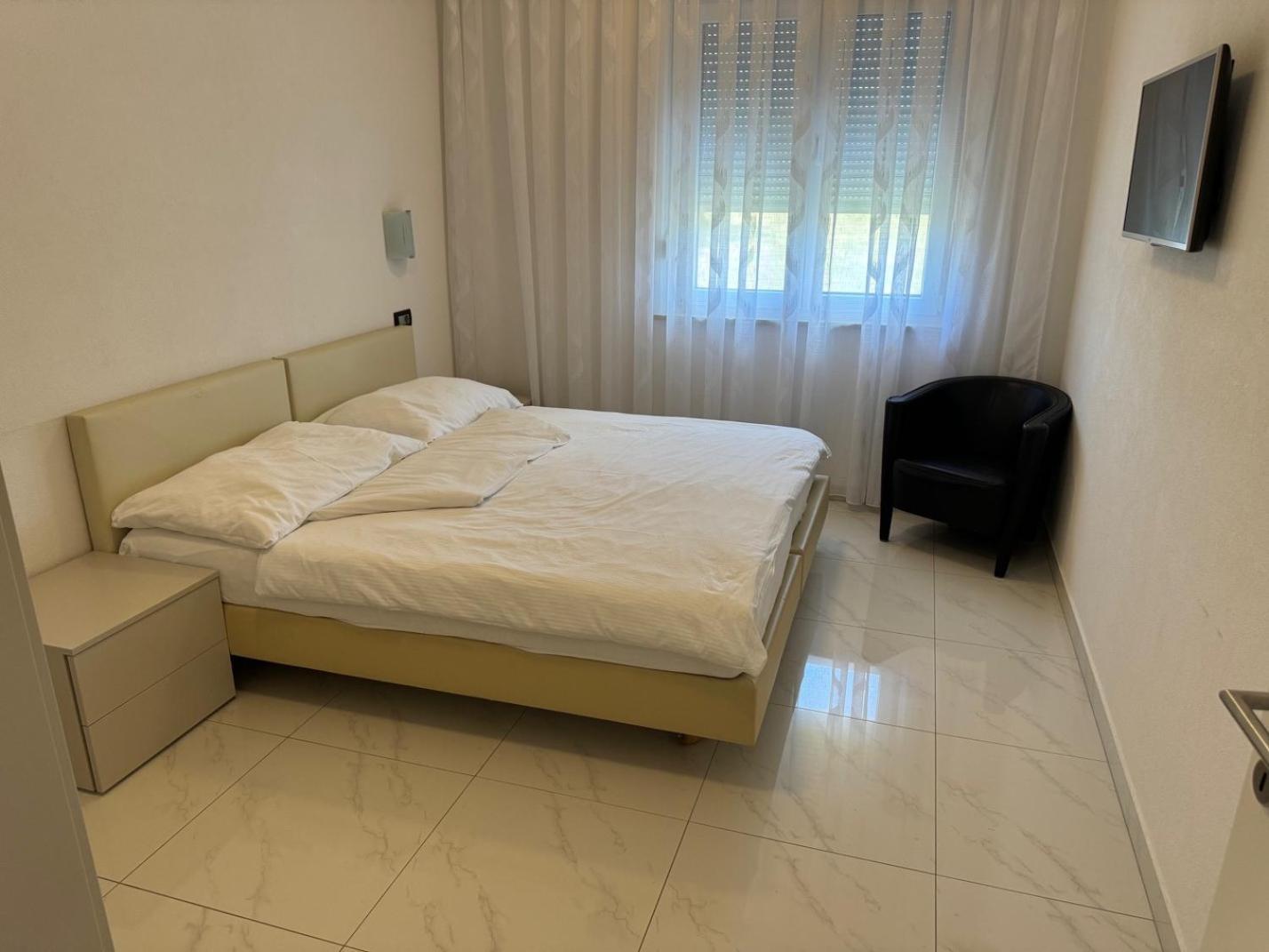 Funtana Appartements an der 1 Reihe vom Meer Exterior foto