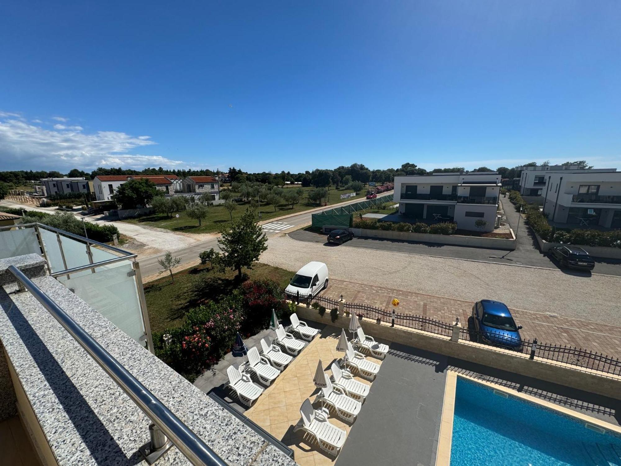 Funtana Appartements an der 1 Reihe vom Meer Exterior foto