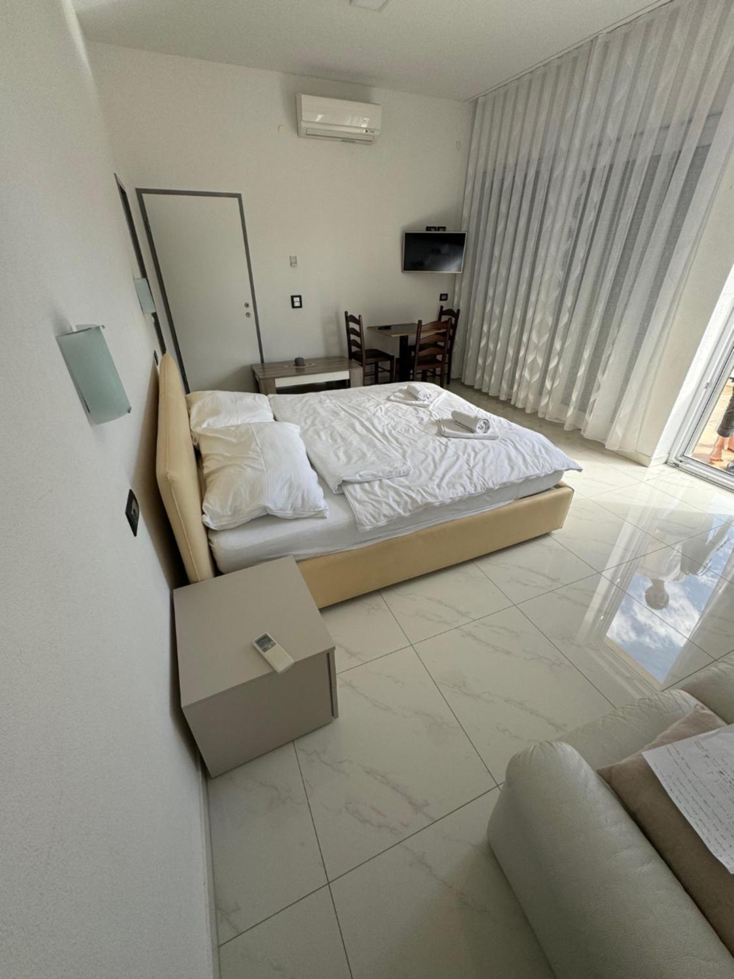 Funtana Appartements an der 1 Reihe vom Meer Exterior foto