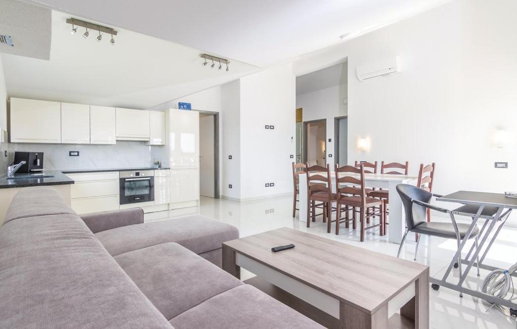 Funtana Appartements an der 1 Reihe vom Meer Exterior foto