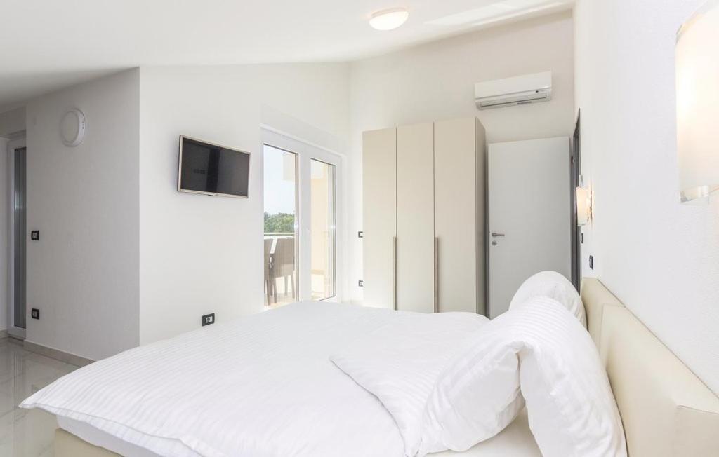 Funtana Appartements an der 1 Reihe vom Meer Exterior foto