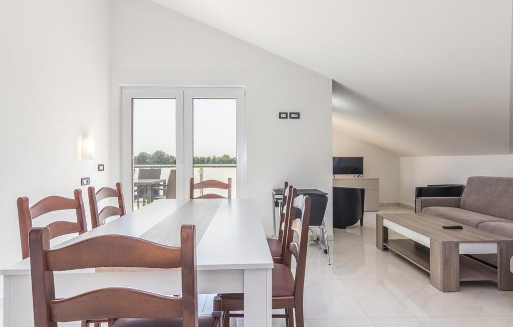 Funtana Appartements an der 1 Reihe vom Meer Exterior foto