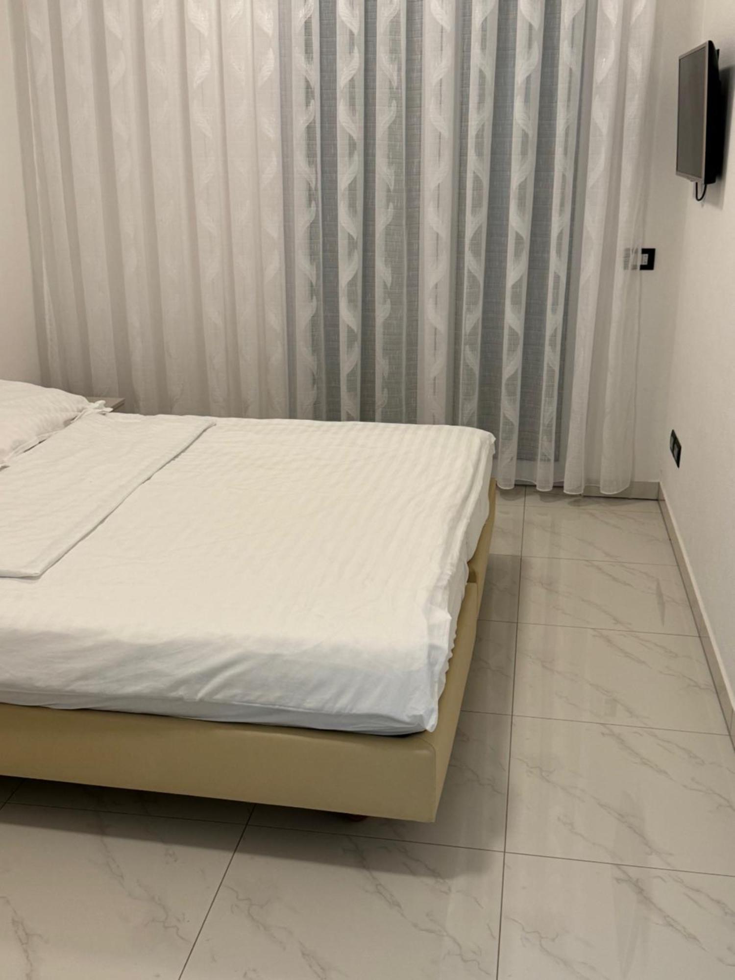 Funtana Appartements an der 1 Reihe vom Meer Exterior foto