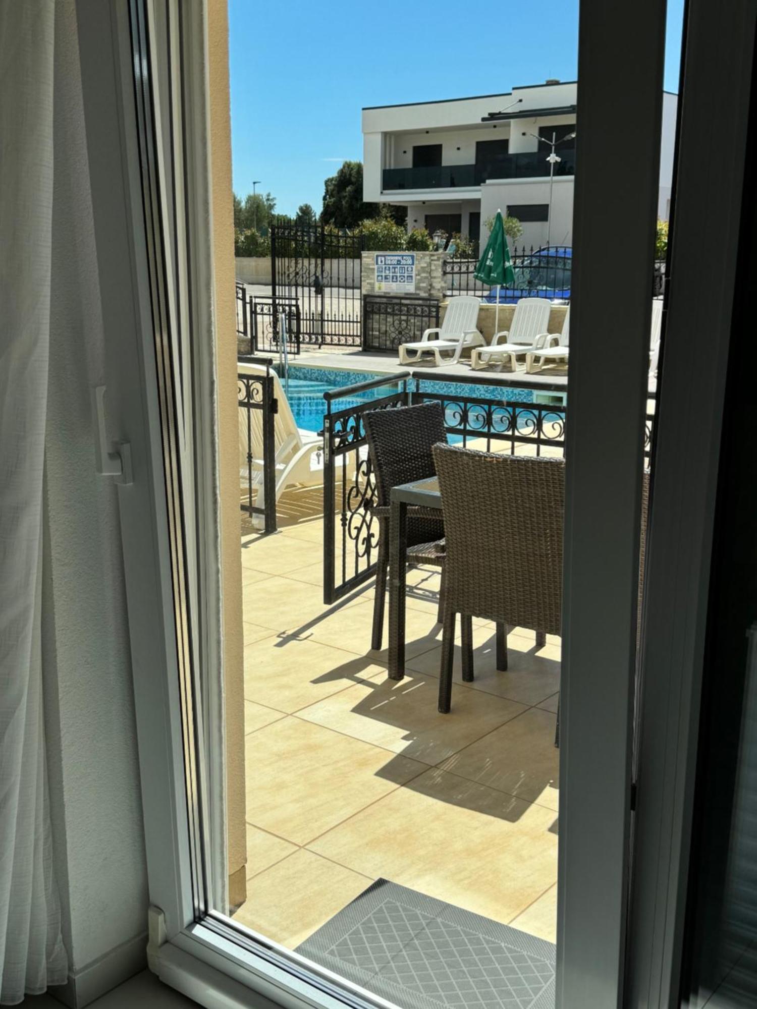 Funtana Appartements an der 1 Reihe vom Meer Exterior foto