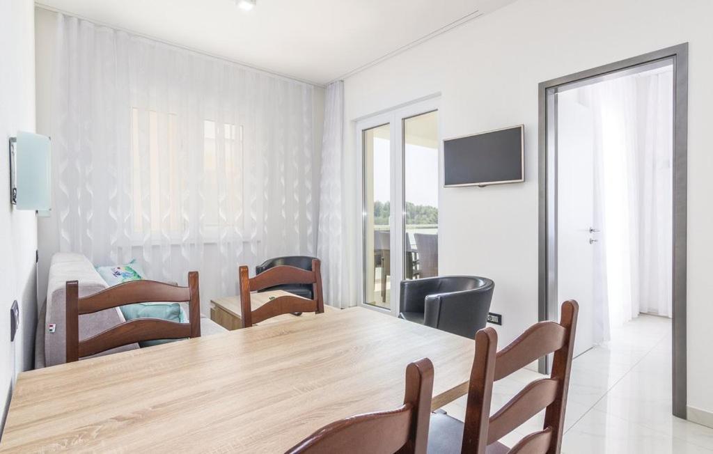 Funtana Appartements an der 1 Reihe vom Meer Exterior foto