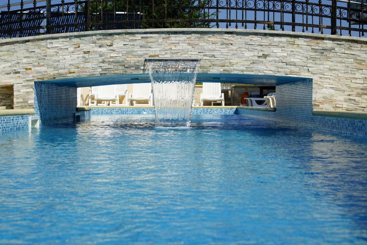Funtana Appartements an der 1 Reihe vom Meer Exterior foto
